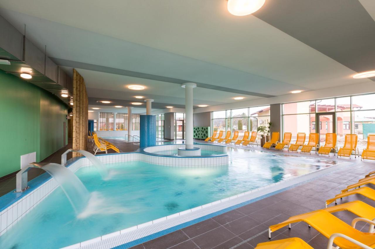 Wellness Hotel Thermal Sturovo Ngoại thất bức ảnh