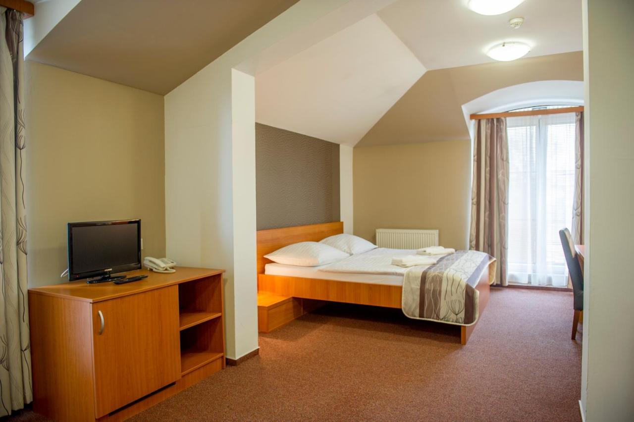 Wellness Hotel Thermal Sturovo Ngoại thất bức ảnh