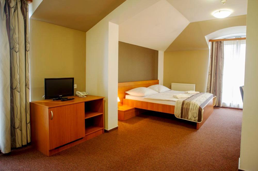 Wellness Hotel Thermal Sturovo Ngoại thất bức ảnh