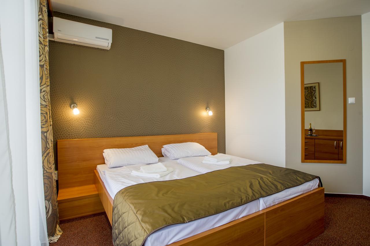 Wellness Hotel Thermal Sturovo Ngoại thất bức ảnh
