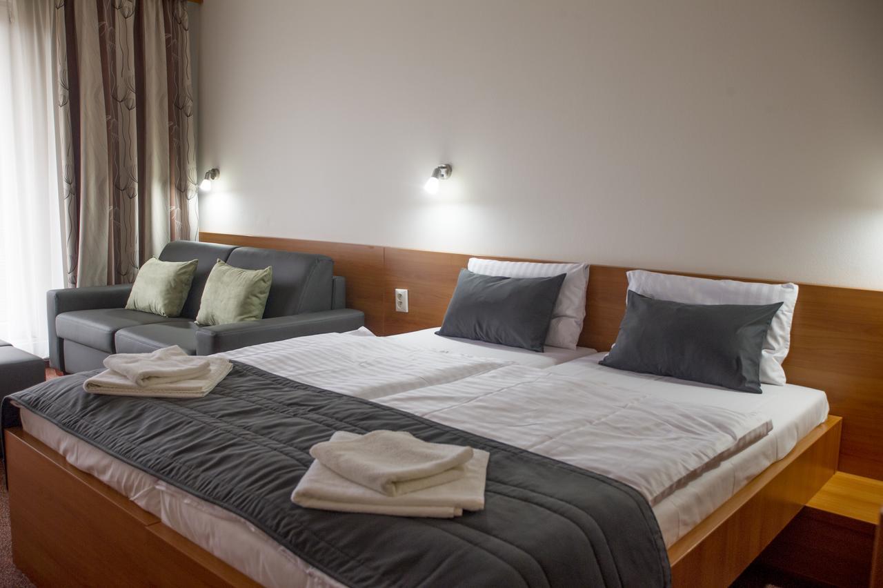 Wellness Hotel Thermal Sturovo Ngoại thất bức ảnh