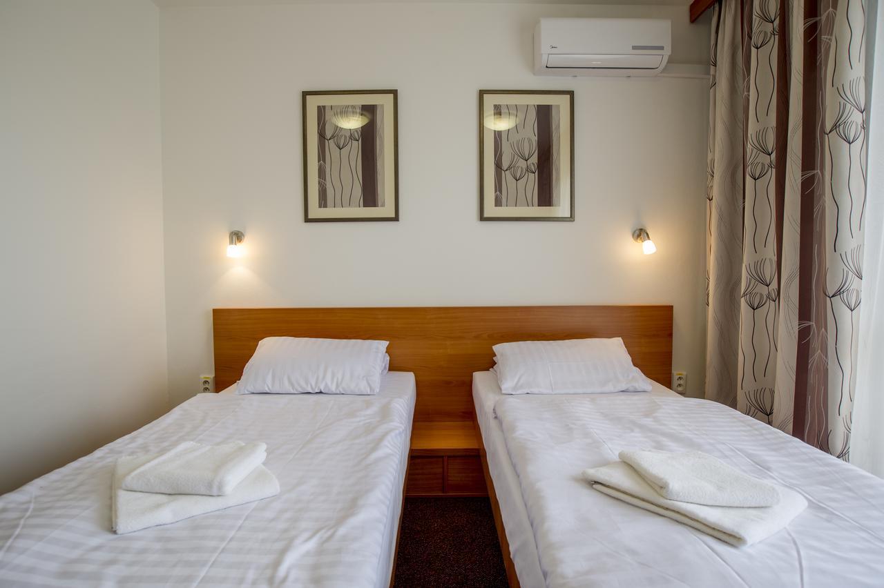 Wellness Hotel Thermal Sturovo Ngoại thất bức ảnh