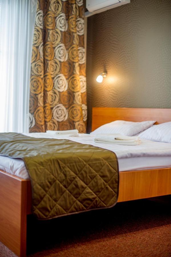 Wellness Hotel Thermal Sturovo Ngoại thất bức ảnh