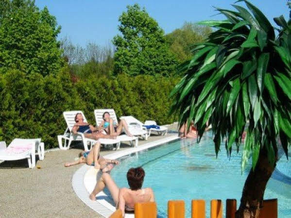 Wellness Hotel Thermal Sturovo Ngoại thất bức ảnh