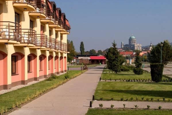 Wellness Hotel Thermal Sturovo Ngoại thất bức ảnh